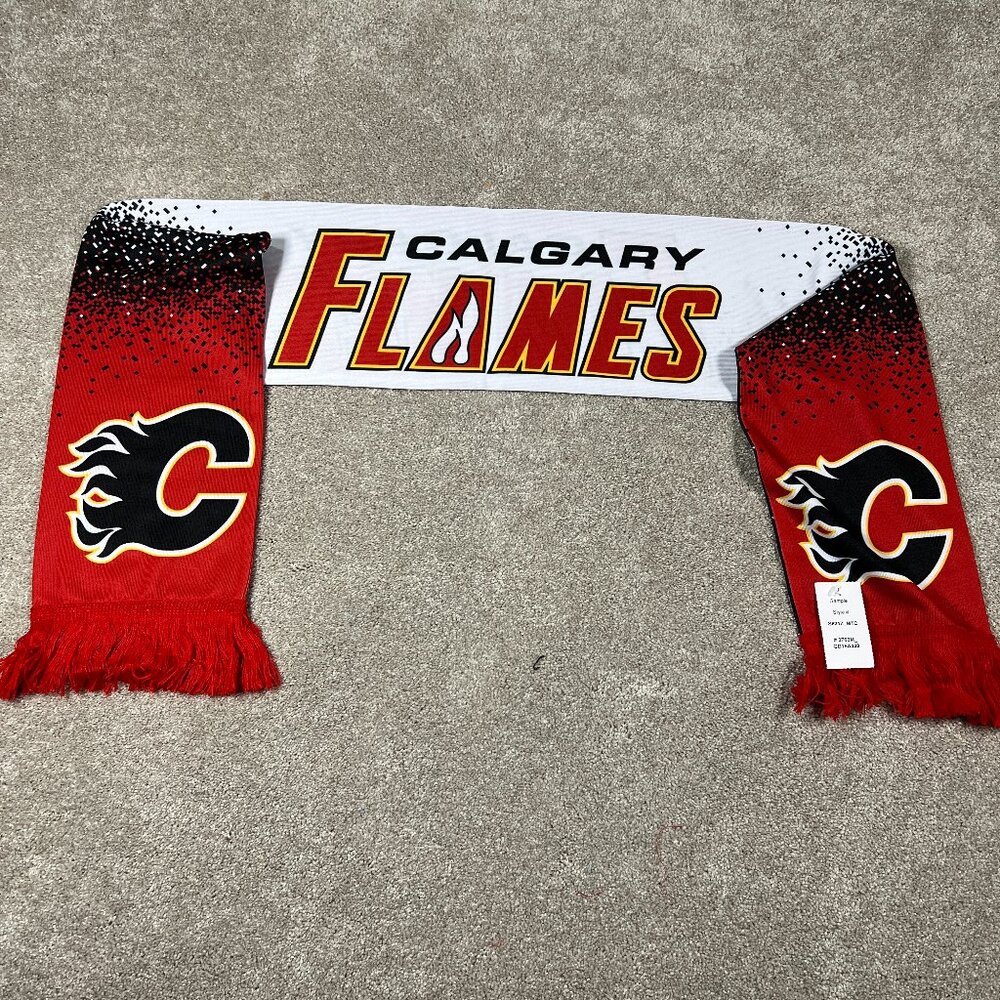 Reebok Unisex OSFA Red White Winter Fringe Calgary Flames Ice Hockey Scarf NWT